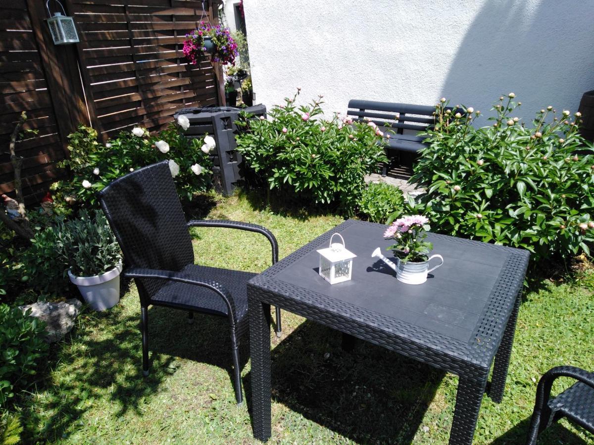 Ferienwohnung Mit Kleinem Garten Sonnenbühl Buitenkant foto